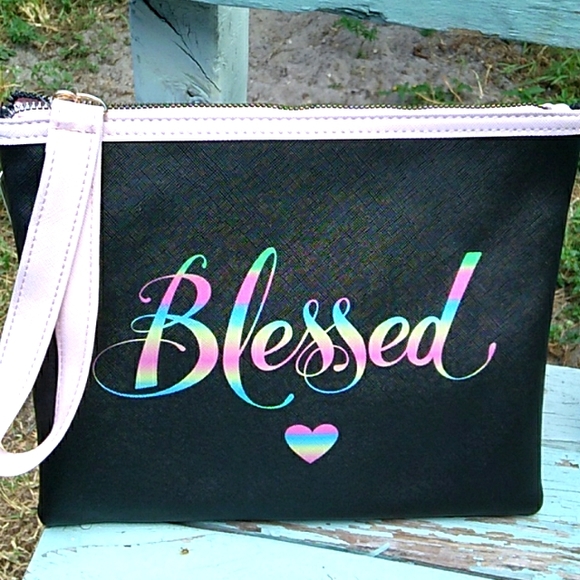 Handbags - Nwt Zippered Clutch or Wristlet